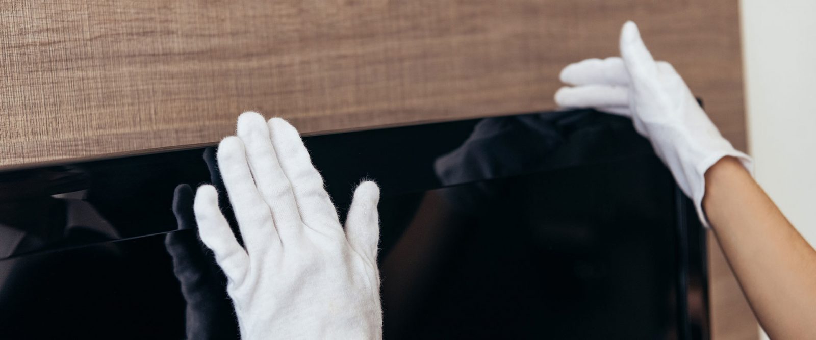 Benefits of Hiring Professional White Glove Movers